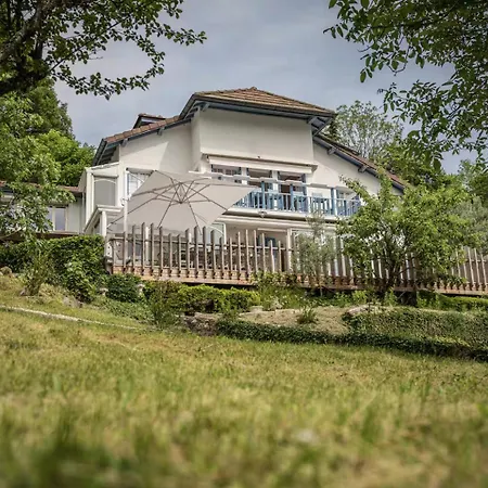 Venez Chez Vous La Maison Bleue-2